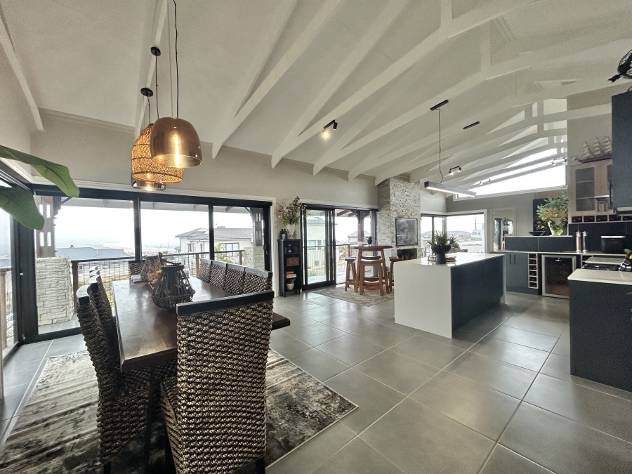 3 Bedroom Property for Sale in Wavecrest Eastern Cape